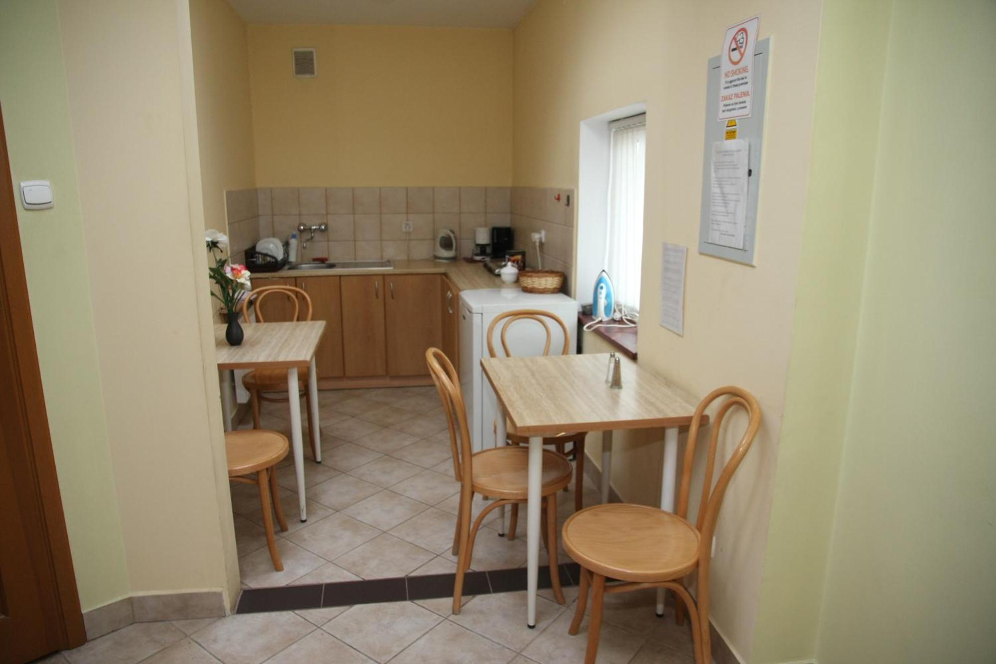 Hostel Va Bank Жешув Экстерьер фото
